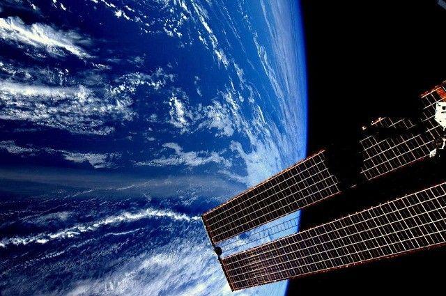 محطة الفضاء الدولية والأرض