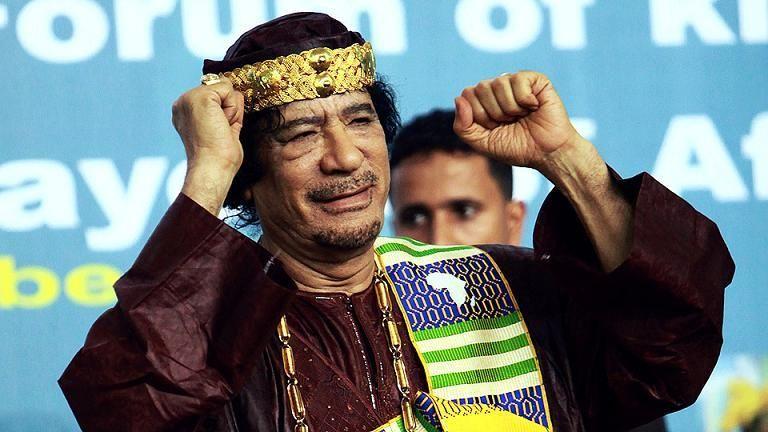 بين حُكم خارج عن المألوف وسياسات غريبة.. القذافي حاكم من نوع آخر ! - تقرير 1