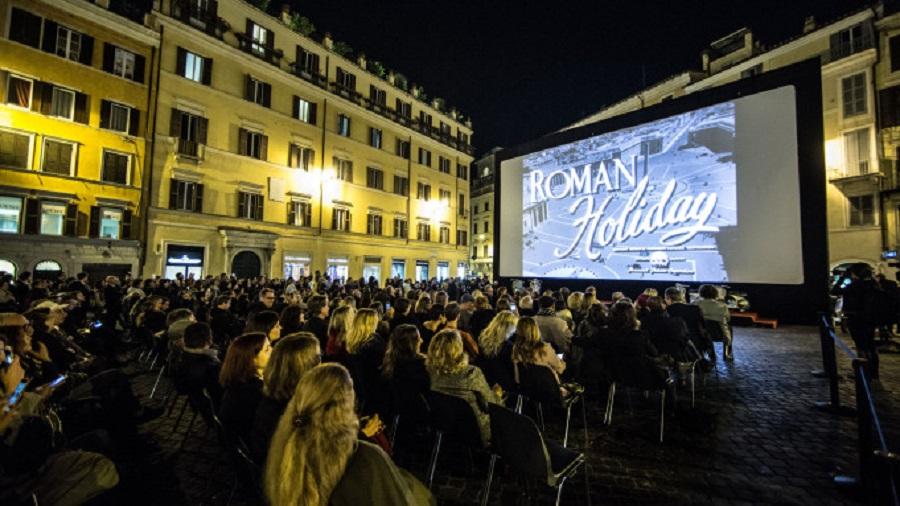 إيطاليا تحدد موعد إعادة فتح دور السينما بها 