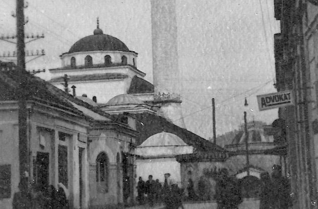 تدمير مسجد فرحات باشا في البوسنة