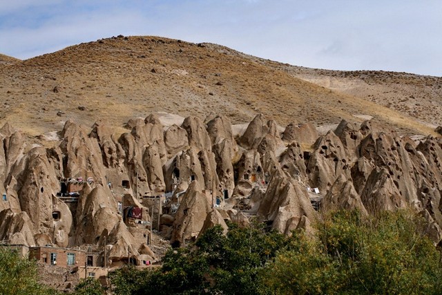 kandovan-iranian-village-houses-gessato-gblog-1