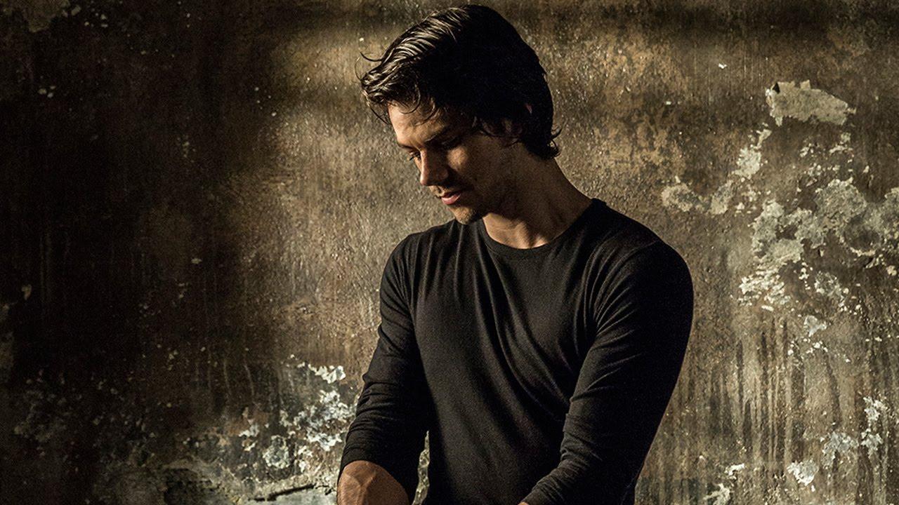 بطل فيلم American Assassin