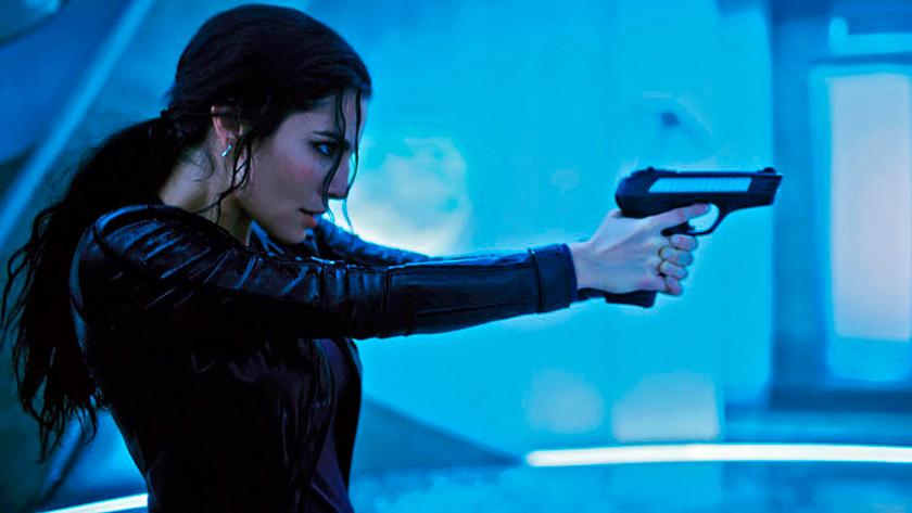 بطلة مسلسل Altered Carbon