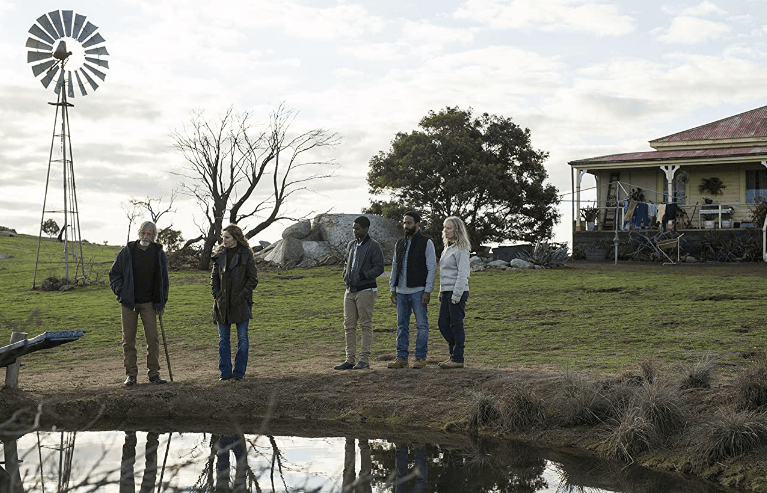 مشهد من الموسم الثالث من مسلسل the leftovers