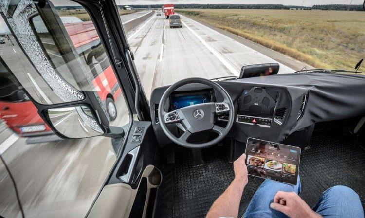 Mercedes-Benz-Future-Truck-2025-