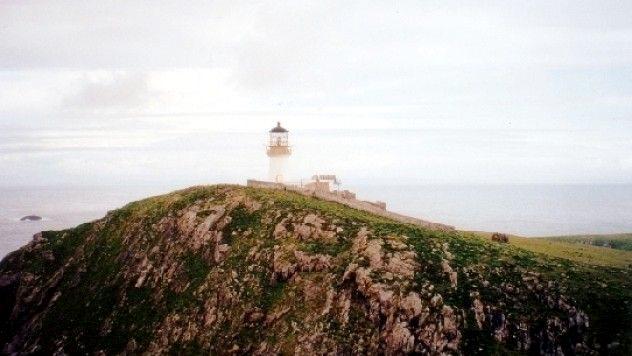 The_lighthouse_on_Eilean_Mor