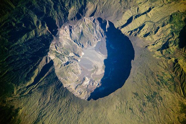090720-tambora-volcano-02 - الانفجارات العشرة الاقوى
