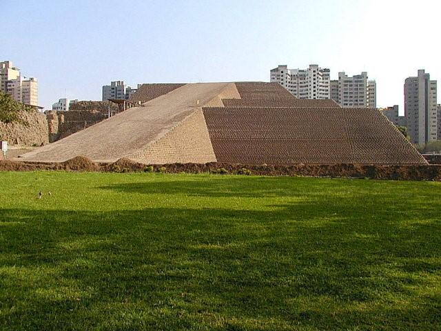 هرم هيوالاماركا ذو السطح المُسطّح