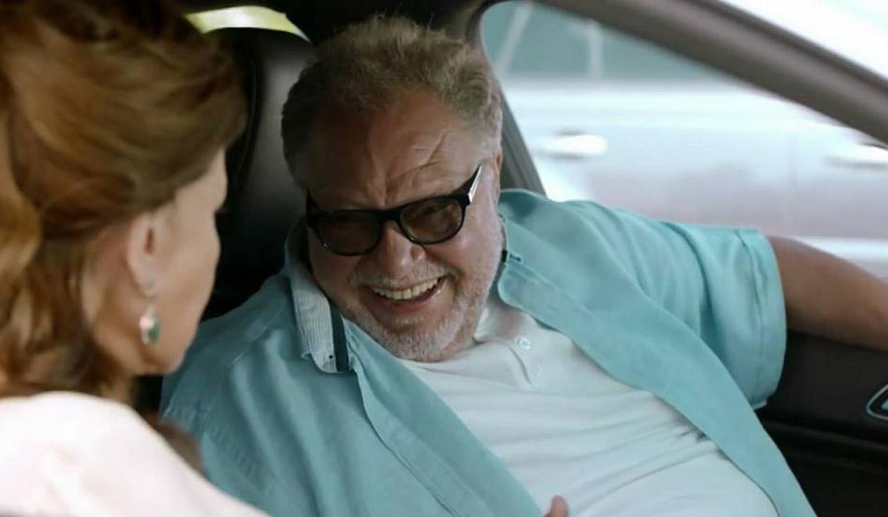 مشهد من مسلسل بالحجم العائلي