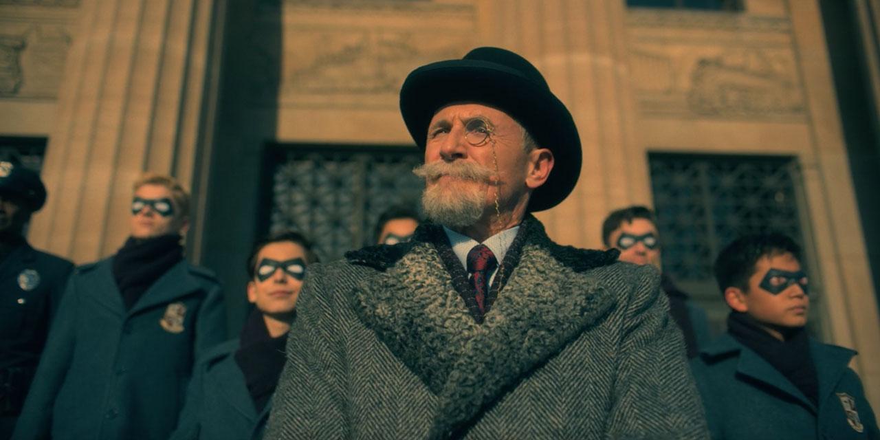 مسلسل The Umbrella Academy - العجوز