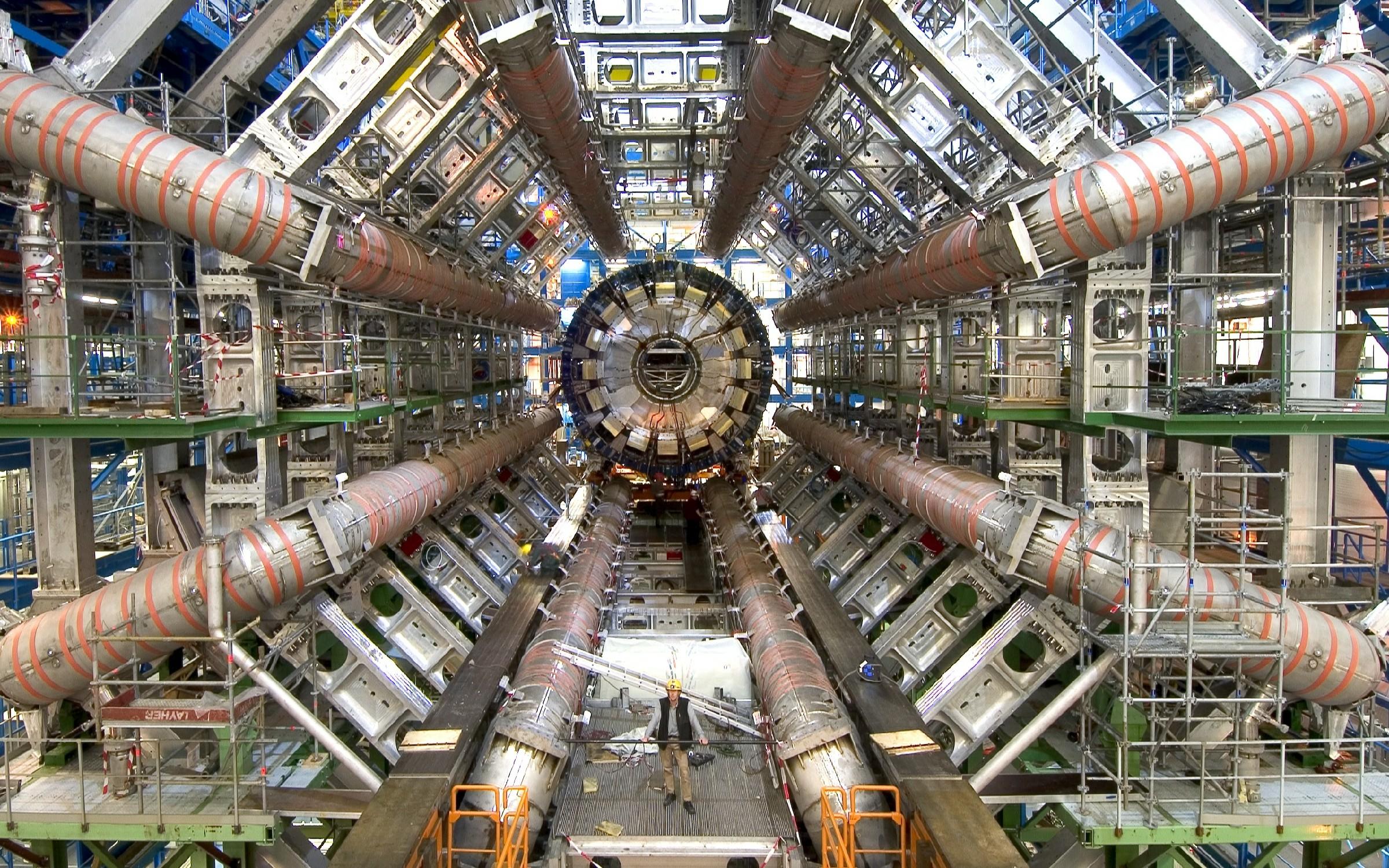  نظريات المؤامرة - مصادم هيدرونات CERN
