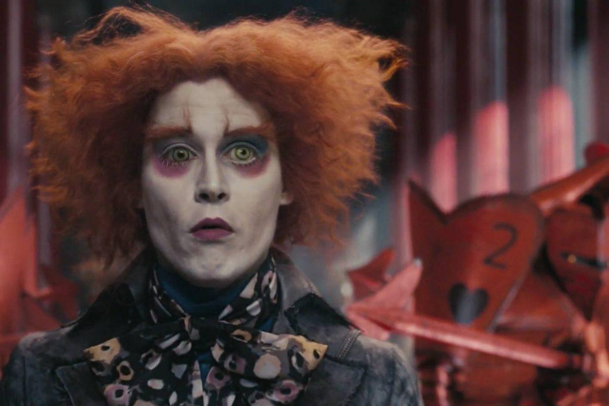 مشهد لجوني ديب من فيلم أليس في بلاد العجائب
