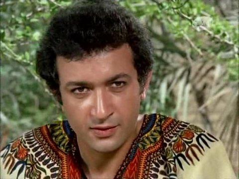نور الشريف - بداية