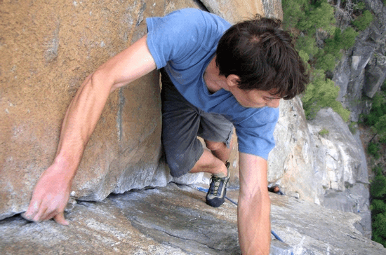 تسلق الجبال الفردي Free Soloing