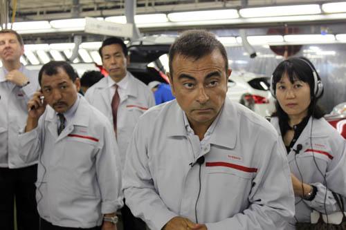 Carlos_Ghosn_Kyushu_by_Bertel_Schmitt   كارلوس غصن