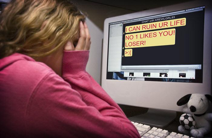 المضايقات الالكترونية cyberbullying