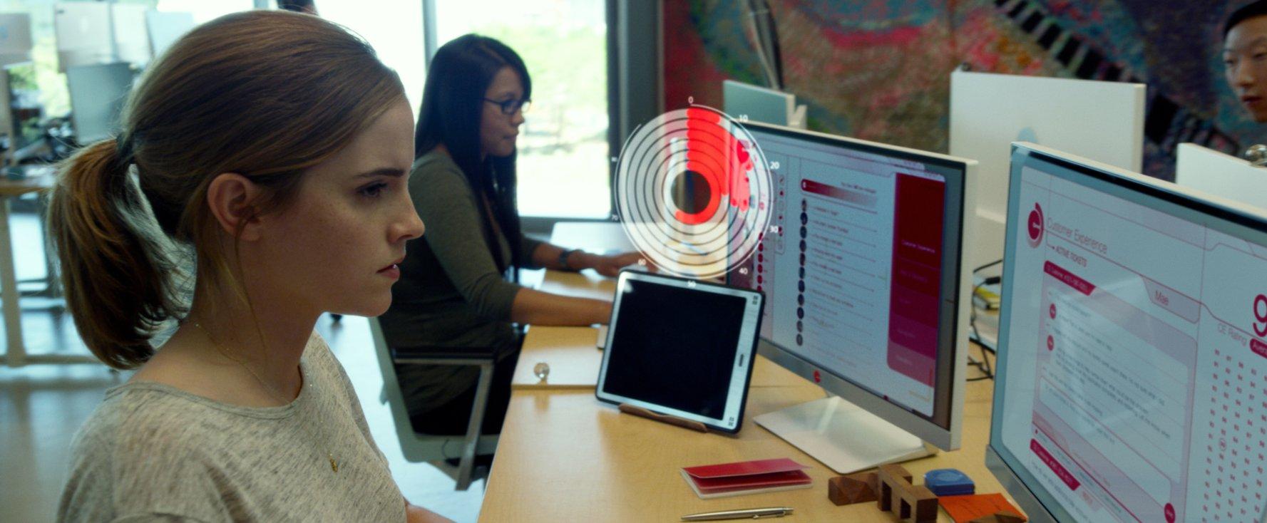 ايما ستون في فيلم The Circle