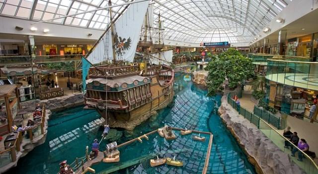 West Edmonton Mall - أضخم المراكز التجارية في العالم