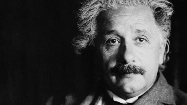 في ذكرى ميلاده … 5 أفلام عن أينشتاين تستحق المشاهدة