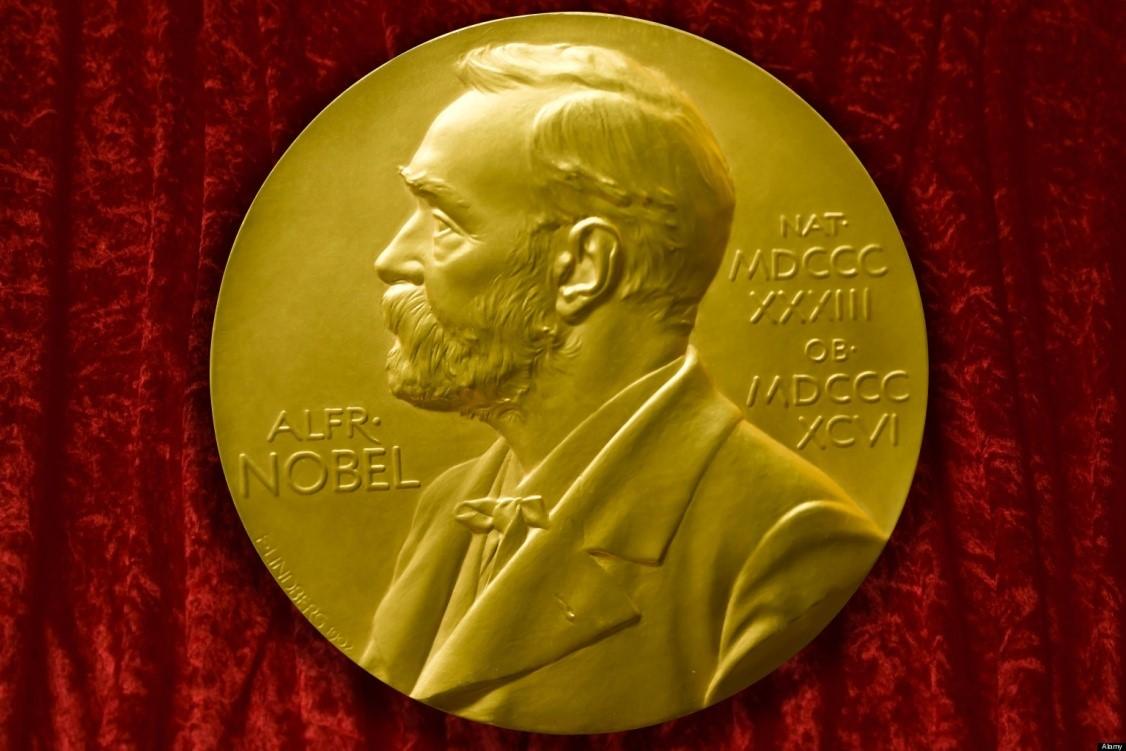 العرب الحاصلـون على جائزة نوبل 7