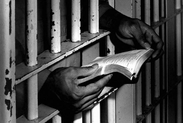 أفضل روايات أدب السجون وأكثرها تأثيراً