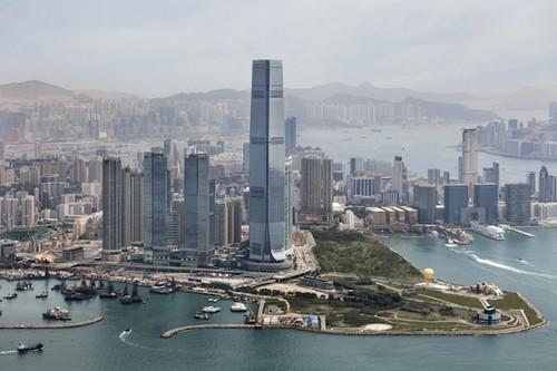 مركز التجارة العالمي بهونج كونج أحد أطول مباني في العالم