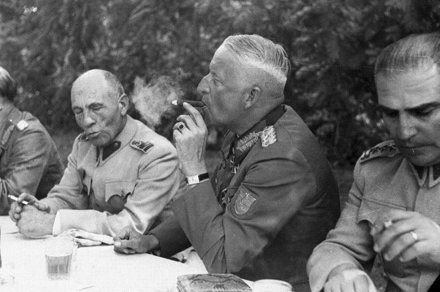 اهم القادة الذين شكلوا مسار الحرب العالمية الثانية