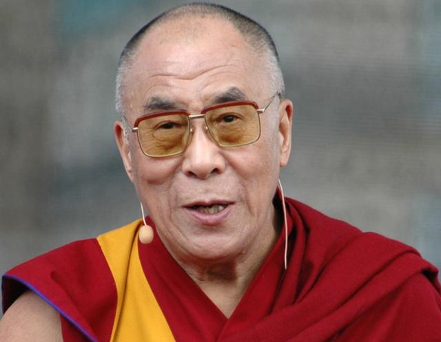دروس حياتية هامة للوصول إلى السعادة نتعلمها من.. الدلاي لاما !
