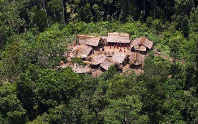 إحدى قبائل الأمازون الأصلية تسجل أول حالة وفاة بفيروس كورونا