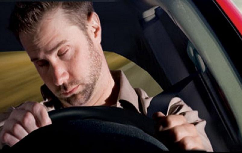 النوم أثناء القيادة