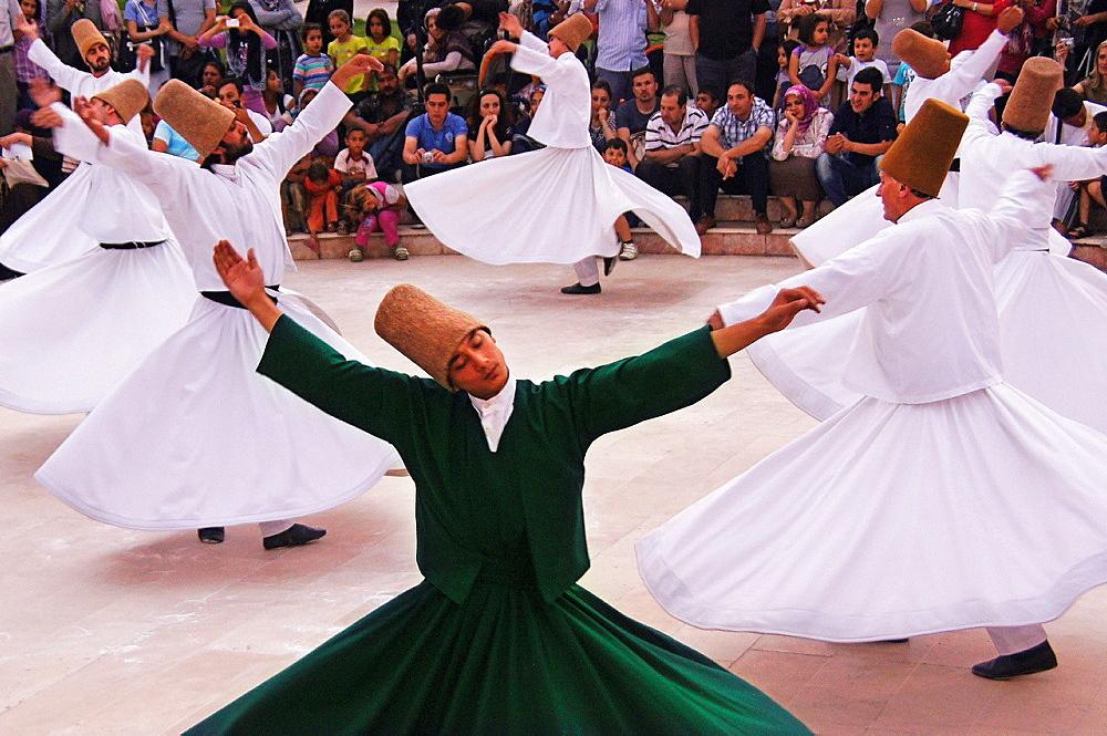 نقد التصوف - رقص صوفي