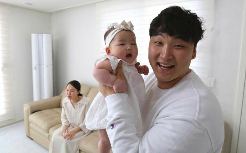 كوريا الجنوبية تُعلن عن مكافأة للمواليد الجُدد بعد ارتفاع معدل الوفيات بسبب كورونا في 2020