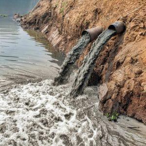 موضوع قصير عن تلوث المياه