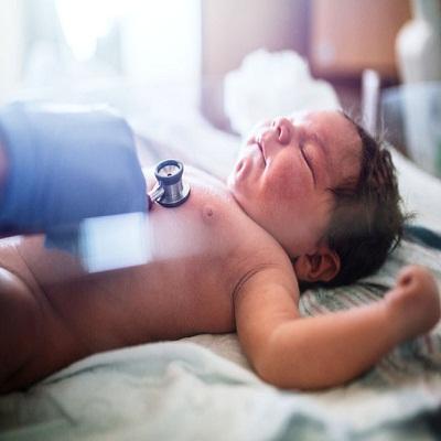 نقص الاكسجين عند الولادة .. أسبابه، مضاعفاته وطرق علاجه