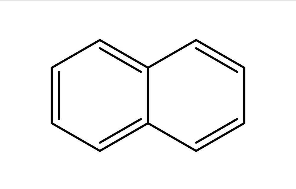 رسم يوضح الصيغة الكيميائية لمركب النفتالين