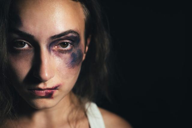 10 أمور ساعدتني على النجاة من العنف المنزلي والنجاح في دراستي