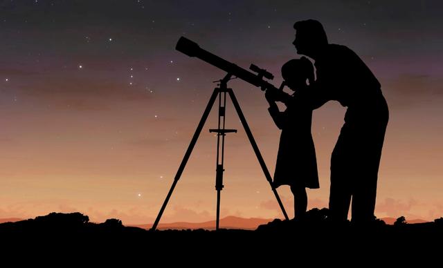 علم الفلك للأطفال: 5 طرق تنمي بها شغف طفلك بالفضاء
