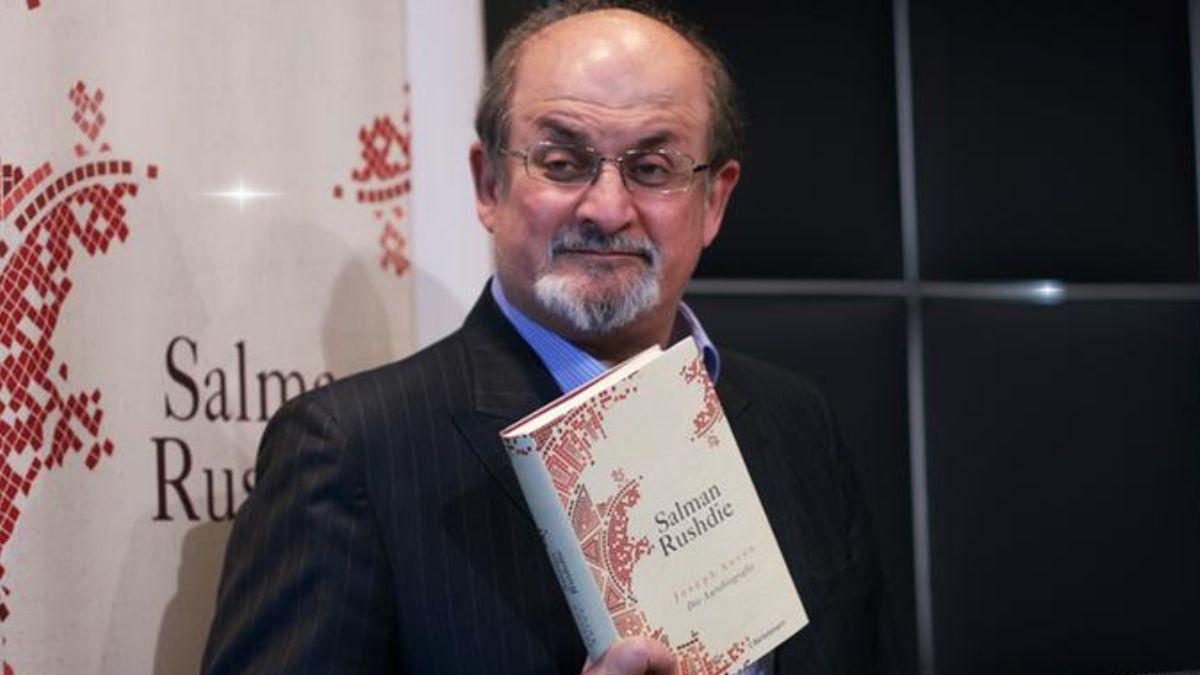 ارتفاع مبيعات روايات سلمان رشدي منذ الهجوم عليه و"آيات شيطانية" من الأكثر مبيعًا