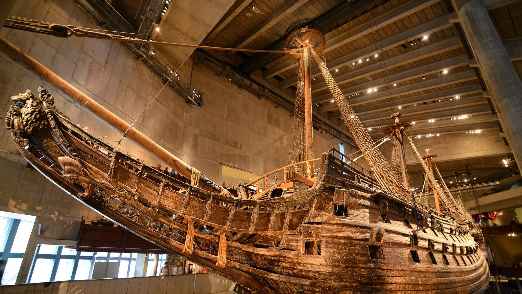 اكتشاف سفينة حربية غرقت قبل 400 عام في السويد بحالة ممتازة!