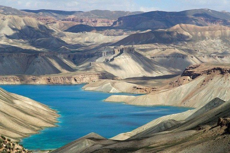 من روائع الطبيعة: صور لبحيرات تخطف الأبصار وسط جبال أفغانستان الوعرة!!