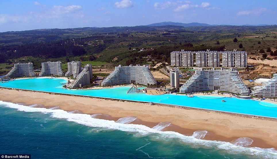 أكبر حوض سباحة في العالم 