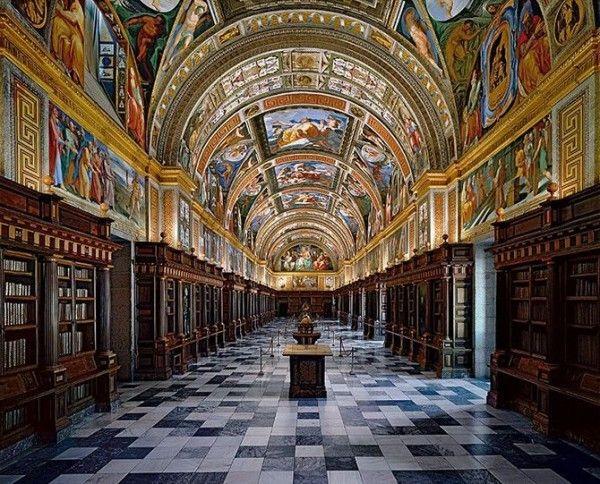 Library-of-El-Escorial-in-Madrid-Spain-2-600x484