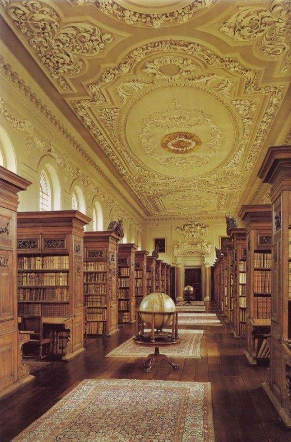 Queens-College-Library-at-Oxford-University-England-2-600x912