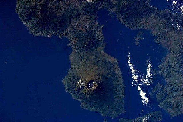 صورة التقطها أندريه من محطة الفضاء الدولية لأندونيسيا