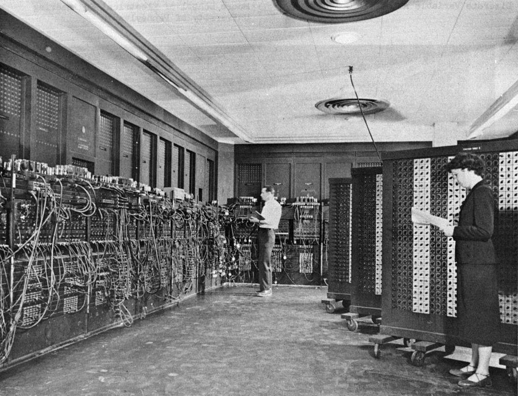 ENIAC اول حاسوب الكتروني متعدد الأغراض