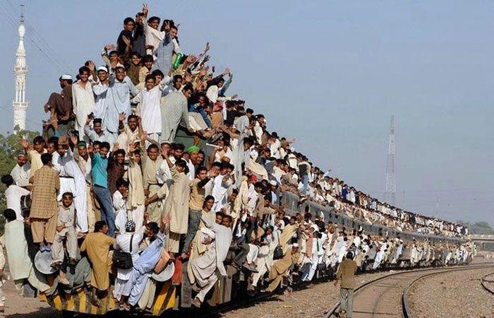 قطار في الهند
