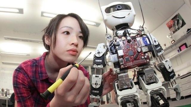 روبوتيكس -1: ما تحتاجه لبناء الروبوت الخاص بك من الصفر