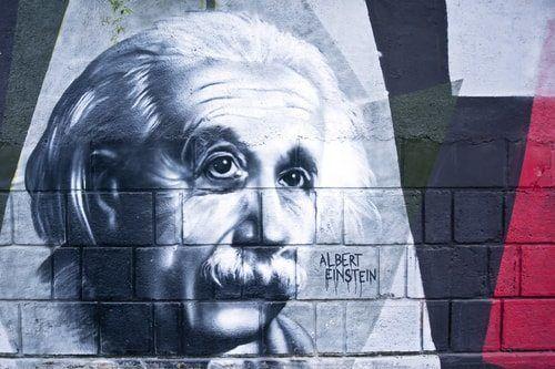  آلبيرت آينشتاين