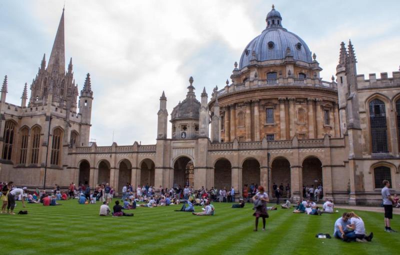 افضل جامعات الطب في بريطانيا - أوكسفورد
