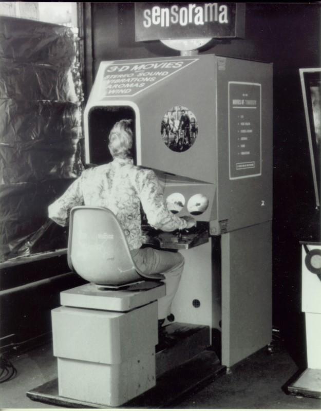 تقنية الواقع الافتراضي عام 1960 تحت مسمى Headsight